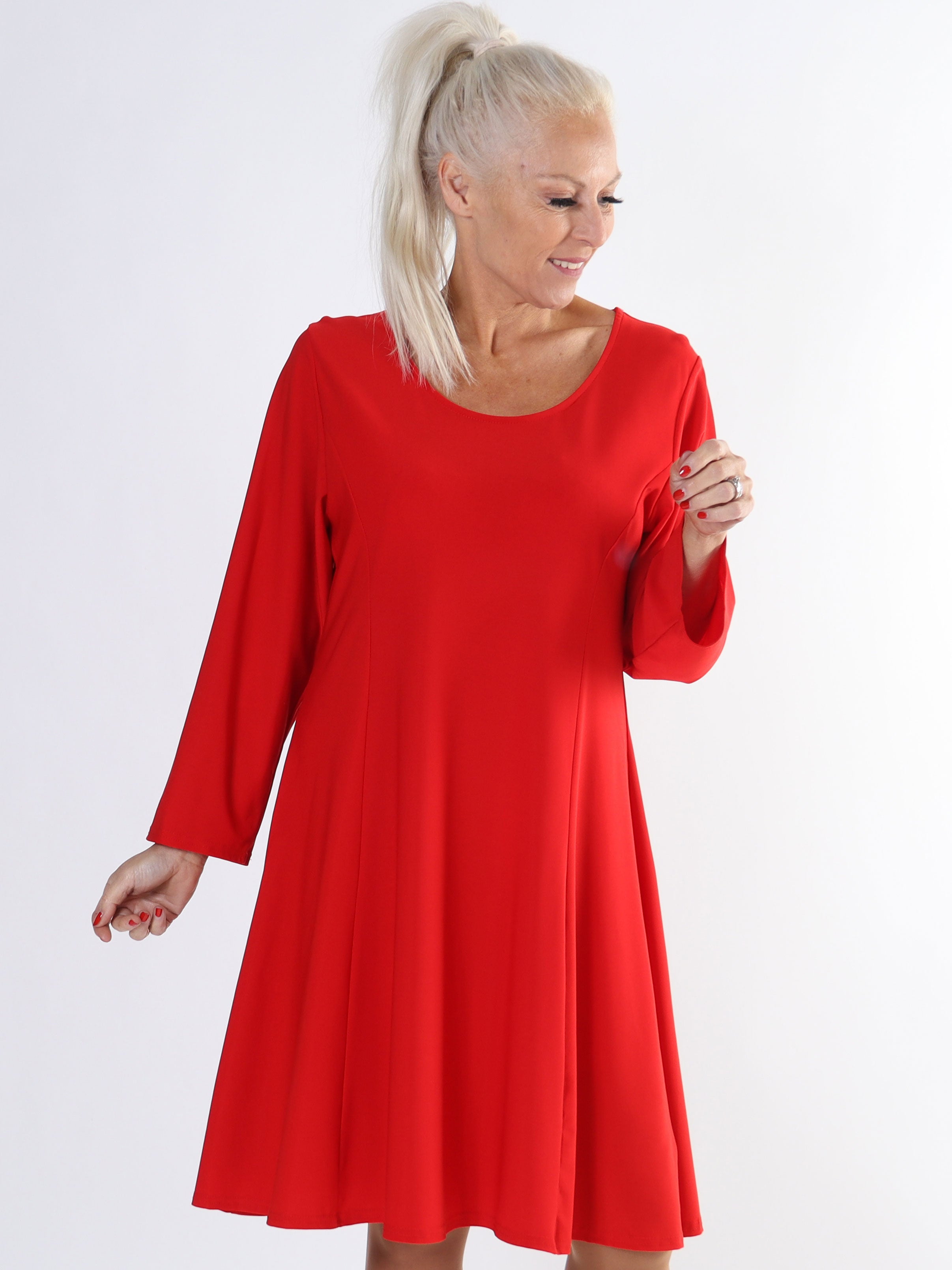 Maj Plain L/S - Elastisk plus size ensfarvet kjole